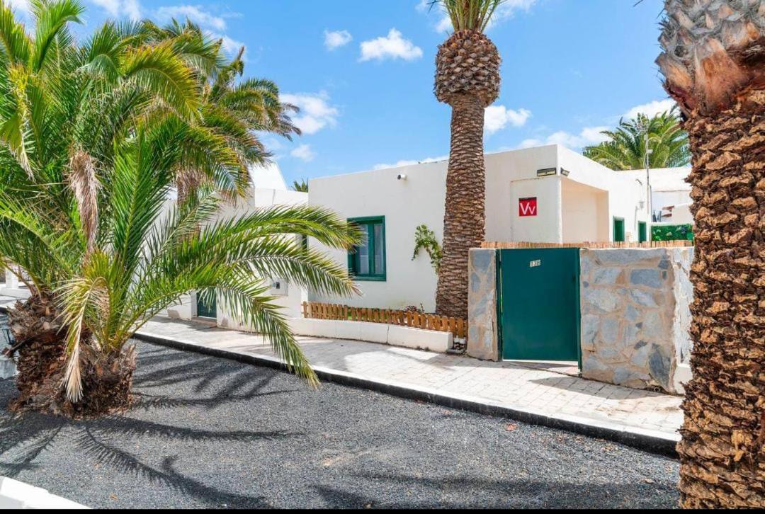 Rockbeach Bungalow Costa Teguise Bagian luar foto