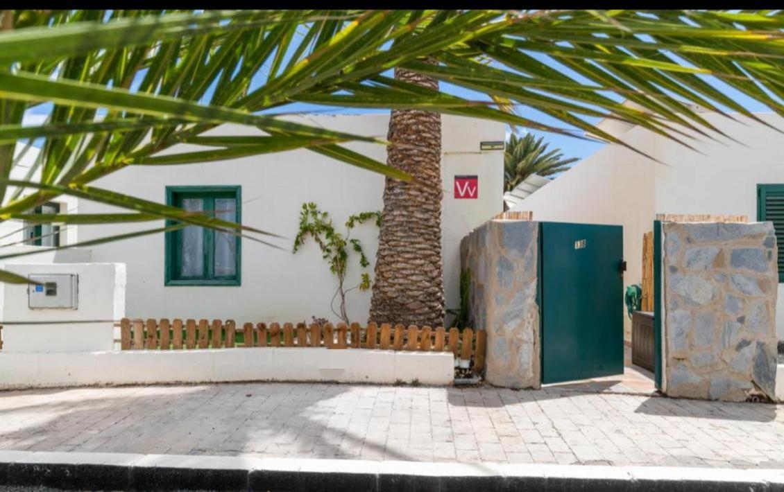 Rockbeach Bungalow Costa Teguise Bagian luar foto